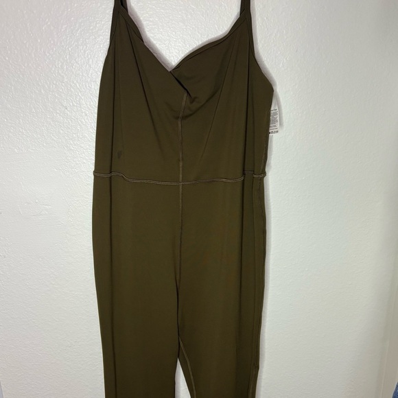 Aritzia Wilfred Free Divinity Kick Flare Jumpsuit in Bough Green Size XL New - Picture 4 of 9